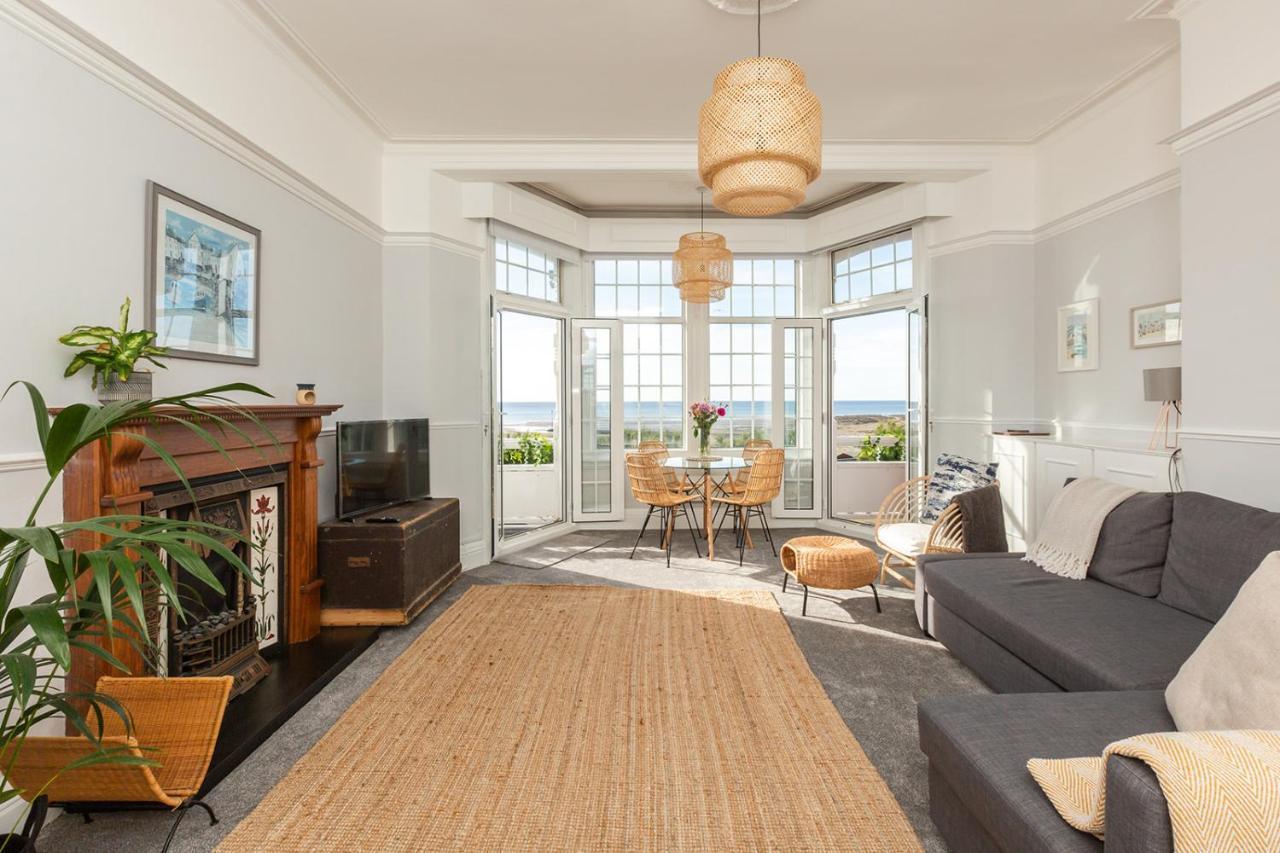 Apartamento A View Of The Bay- Panoramic Sea Views- Sleeps 4 Westgate-on-Sea Exterior foto