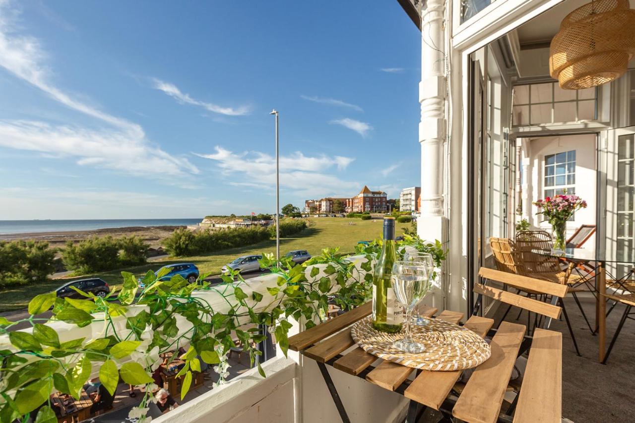 Apartamento A View Of The Bay- Panoramic Sea Views- Sleeps 4 Westgate-on-Sea Exterior foto